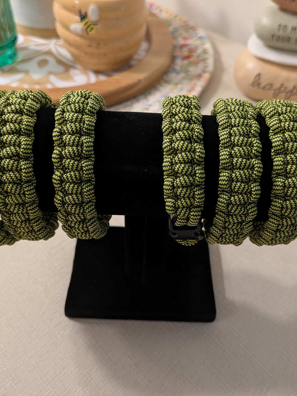 MINECRAFT Colored Paracord Bracelet, Lime Green And Black